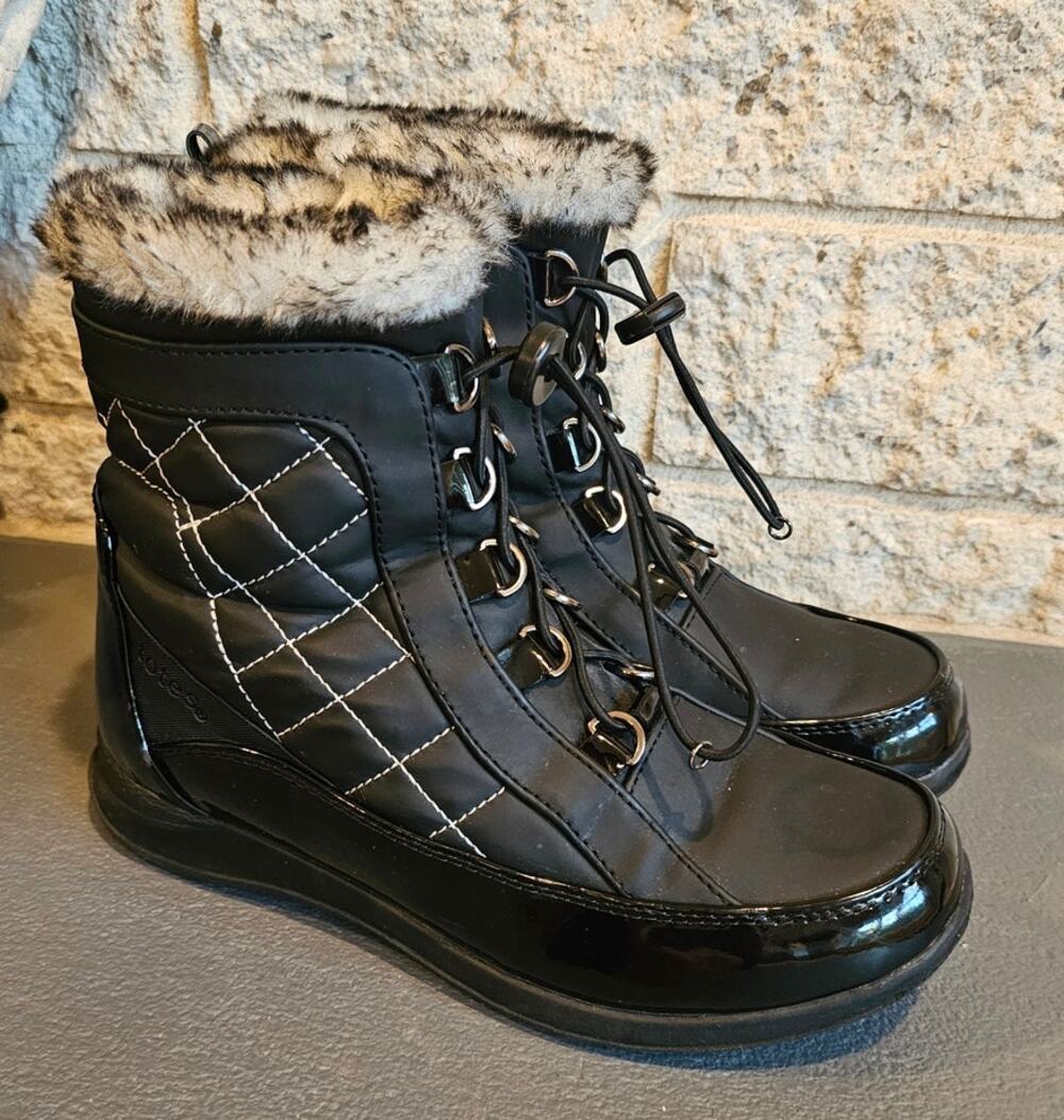 Totes Women's Lisa Snow Boots Winter Quilted Faux Fur Lined Outdoors Sz 7M